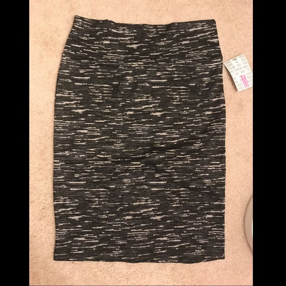 LuLaRoe Dresses & Skirts - BNWT LuLaRoe Cassie Skirt